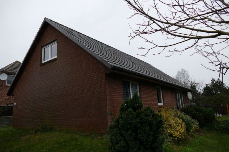 Gro� (P1150850) Melkof Einfamilienhaus Ger�umiges Einfamilienhaus in sch�ner Ortsrandlage von Melkof