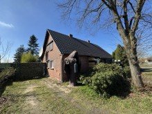 Hausansicht RAUMWUNDER MIT WEITBLICK: MASSIVES EFH AUF CA. 5.900 M� NATURGRUNDST�CK MIT PROFI-AUSSTATTUNG