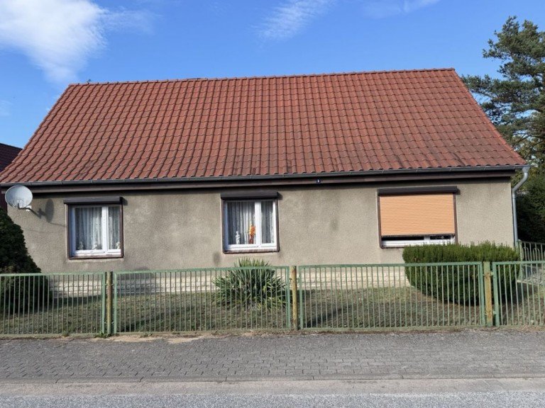 Hausansicht Gro� Laasch Haus Freistehendes Einfamilienhaus mit Sanierungsbedarf auf traumhaft gro�em Gartengrundst�ck