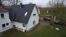 Hausansicht + Auffahrt Einfamilienhaus von 2016 in traumhafter Lage in kressin