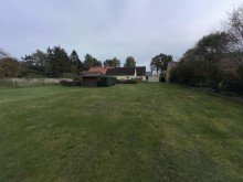 Grundst�ck Einfamilienhaus mit angrenzenden Nebengeb�uden auf einem gro�z�gigen Grundst�ck in L�blow.
