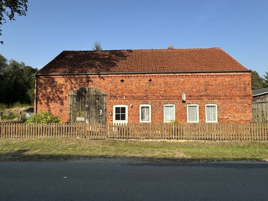 Hausansicht von der Stra�e Haus Wanzlitz