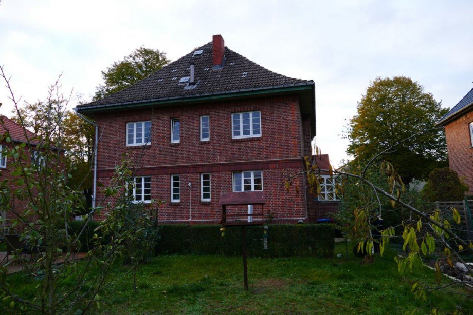 Gro� (Hausansicht ) Zweifamilienhaus Grabow
