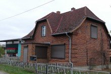 Hausansicht Einfamilienhaus mit Grundst�ck optimal f�r die Tierhaltung