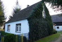 Hausansicht Einfamilienhaus mit Stall auf gro�em Grundst�ck