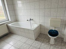 Badezimmer WE links Zweifamilienhaus mit einer Mieteinheit auf einem gro�z�gigen Grundst�ck in Eldena