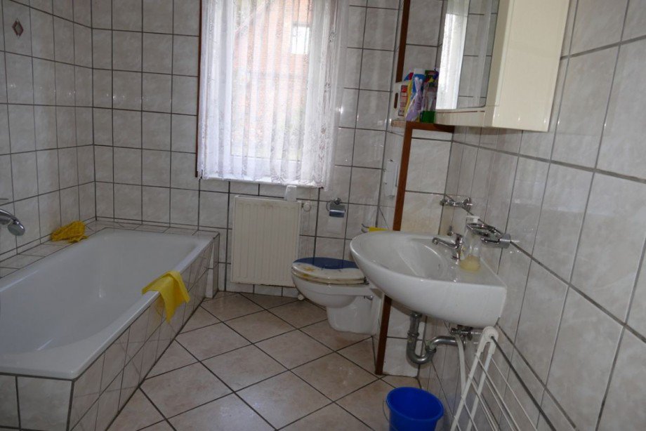 Bad Einfamilienhaus L�blow
