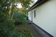 Hausansicht Bungalow auf gro�em Grundst�ck in ruhiger Lage
