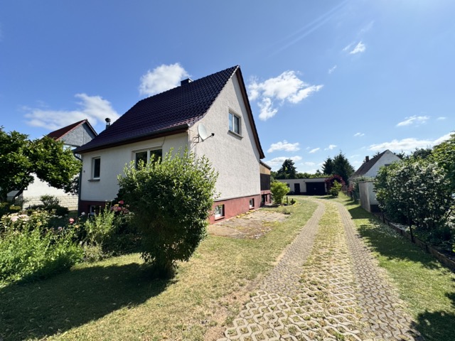 Grundstuuffahrt Haus Spornitz