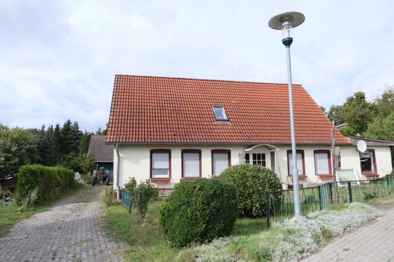 Hausansicht Rehna Einfamilienhaus Gro�z�giges Einfamilienhaus in idyllischer Lage von Rehna