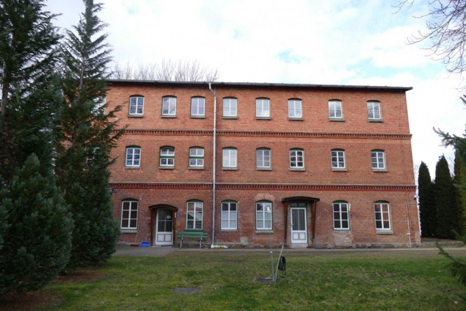 Hausansicht Mehrfamilienhaus Bredenfelde