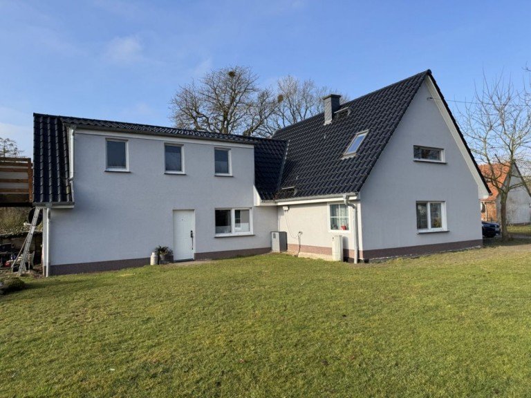 Hausansicht Kressin Doppelhaush�lfte Einfamilienhaus von 2016 in traumhafter Lage in kressin