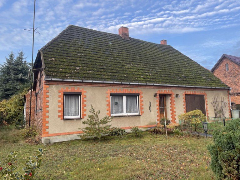 Hausansicht Warlow Einfamilienhaus Einfamilienhaus mit Wintergarten auf gro�em Grundst�ck