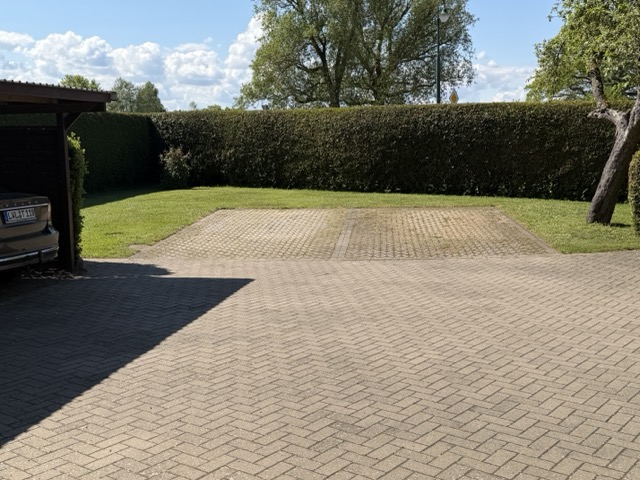 Auffaht gepflastert miit Stellpla Einfamilienhaus Neu L�blow