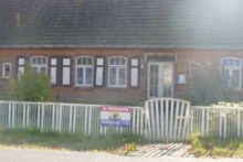Hausansicht Bauernhaus mit Nebengelass auf gro�em Grundst�ck