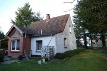 Hausansicht Einfamilienhaus mit Stall auf gro�em Grundst�ck