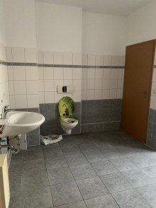 Dachgeschosswohnung 8 WE - Gro�z�giges, Mehrfamilienhaus zzgl. Garagen in Wittenberge zu verkaufen