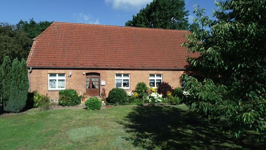 Hausansicht Zweifamilienhaus Rastow
