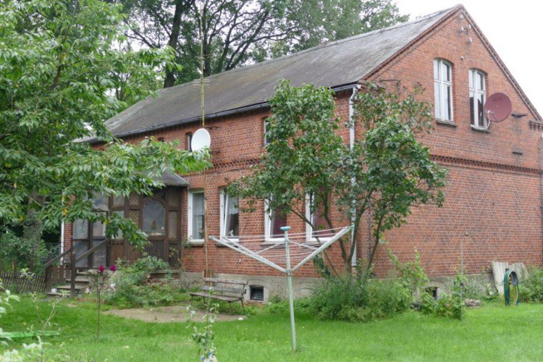 Hausansicht Ferbitz Einfamilienhaus Zweifamilienhaus zum kleinen Preis
