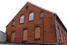 Hausansicht Mehrfamilienhaus mit M�glichkeiten!