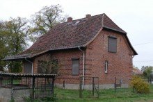 Hausansicht Einfamilienhaus mit Grundst�ck optimal f�r die Tierhaltung