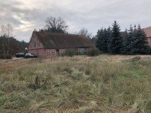 Hausansicht Einfamilienhaus auf gro�em Grundst�ck f�r Handwerker