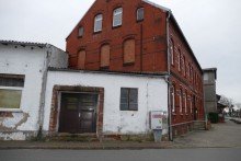 Hausansicht Mehrfamilienhaus mit M�glichkeiten!