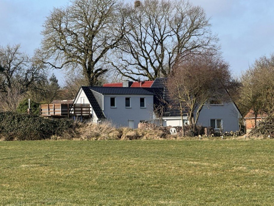 Ansicht aus der Ferne Doppelhaush�lfte Kressin