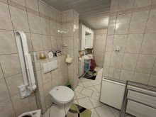 Badezimmer Platzwunder in der Residenzstadt � Ihr Stadthaus in der Lindenstra�e 43