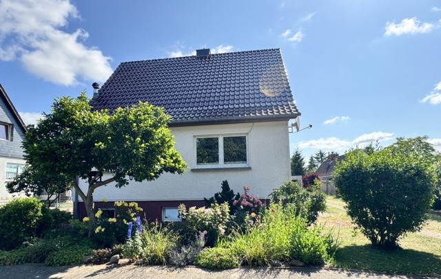 Hausansicht Spornitz Haus Einfamilienhaus mit Terrasse und traumhaftem Garten in Spornitz