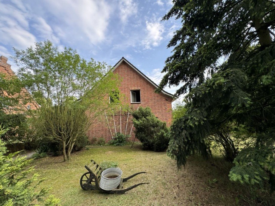 Haus + Grundstu Zweifamilienhaus Warlow