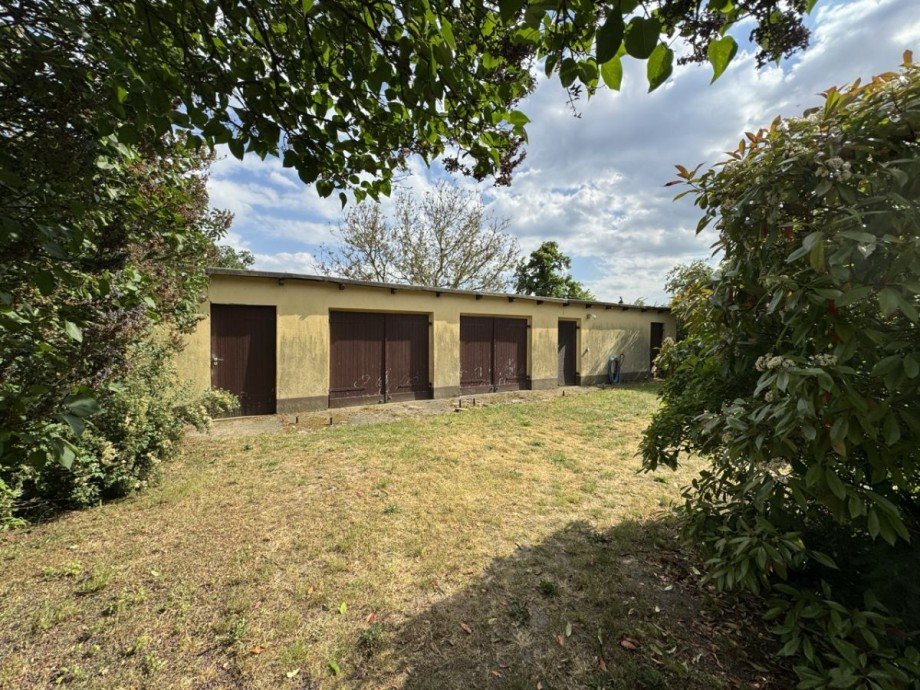 Stall + Garage Haus Redefin