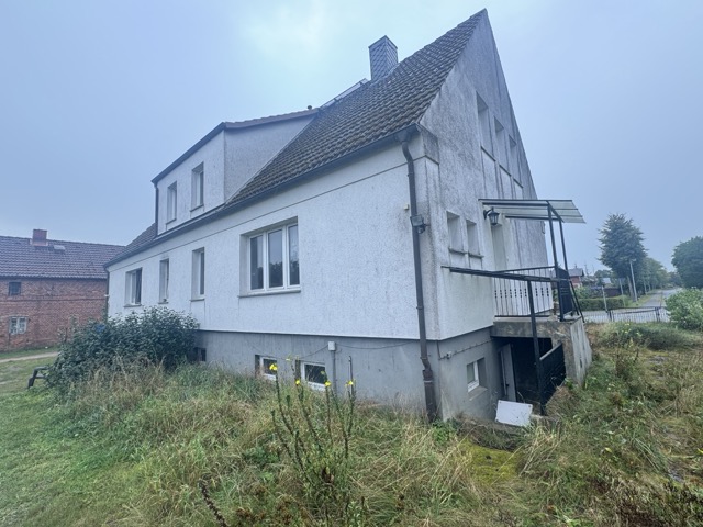 Hausansicht Eldena Zweifamilienhaus Zweifamilienhaus mit einer Mieteinheit auf einem gro�z�gigen Grundst�ck in Eldena