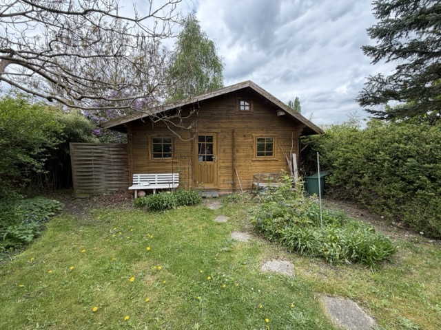 Gartenhaus Doppelhaush�lfte L�btheen