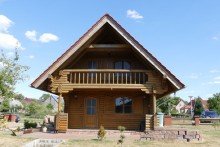 Grundst�ck Einfamilienhaus mit Wohnblockhaus und Doppelcarport
