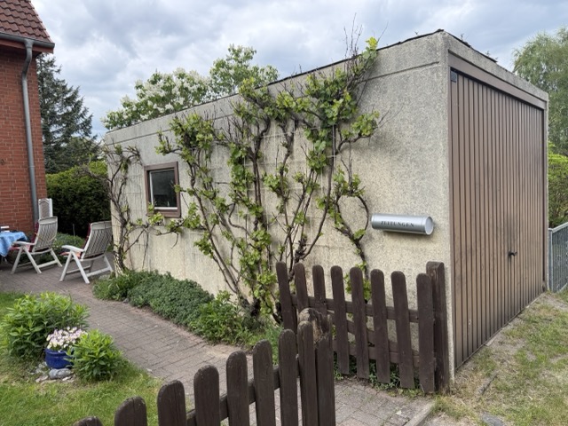 Garage Doppelhaush�lfte L�btheen