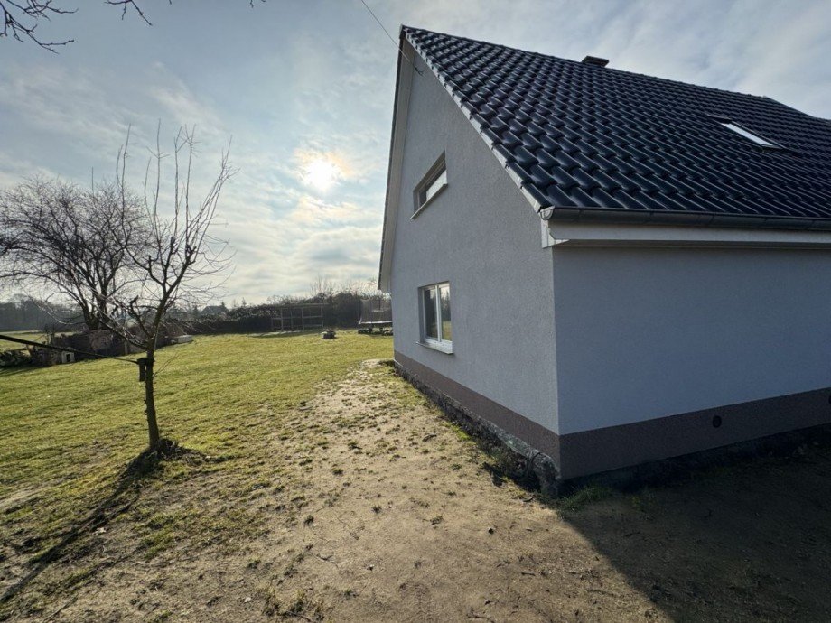 Hausansicht + Grundstu Doppelhaush�lfte Kressin