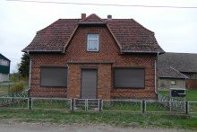 Hausansicht Einfamilienhaus mit Grundst�ck optimal f�r die Tierhaltung