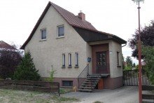 Hausansicht Einfamilienhaus auf gro�em Grundst�ck in Techentin