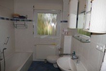 Bad Bungalow auf gro�em Grundst�ck in ruhiger Lage