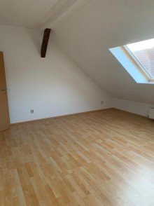 Dachgeschosswohnung 8 WE - Gro�z�giges, Mehrfamilienhaus zzgl. Garagen in Wittenberge zu verkaufen