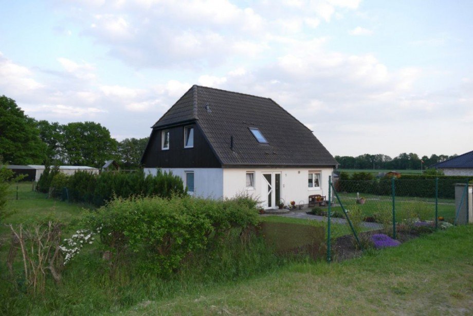 Hausansicht Einfamilienhaus Karst�dt