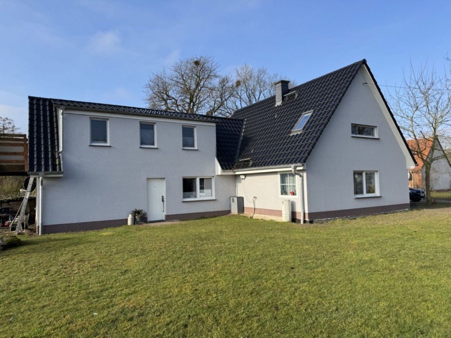 Hausansicht Doppelhaush�lfte Kressin