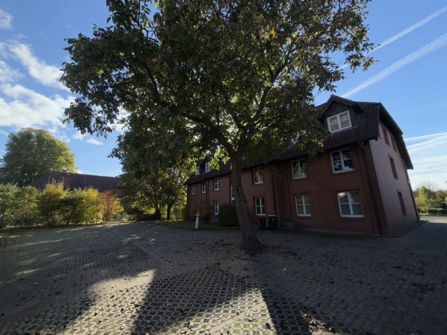 Ansicht vom Parkplatz B�ro / Praxis Ludwigslust
