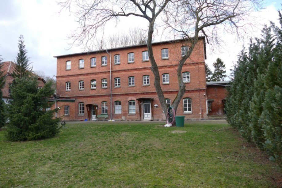 Hausansicht Mehrfamilienhaus Bredenfelde