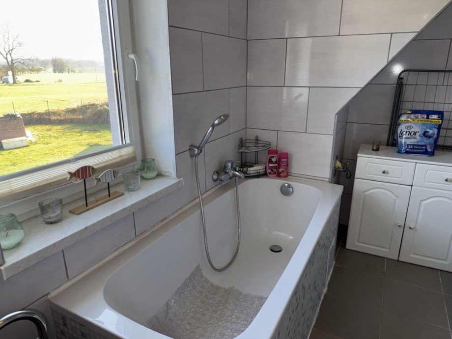 Badezimmer im Dachgeschoss Doppelhaush�lfte Kressin